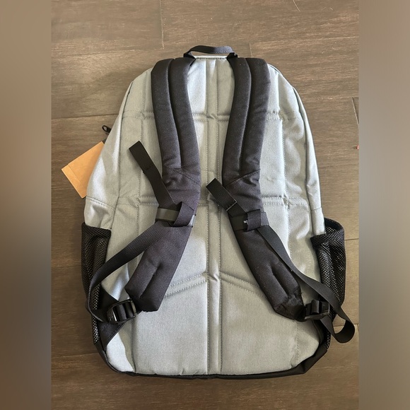 NWT The North Face Backpack - Picture 2 of 2